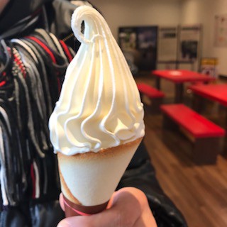 山形県の高畠ワイナリー内のショップで売っていたソフトクリーム。