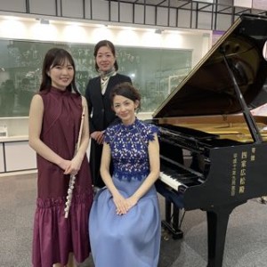 西村由紀江さん、遠藤優衣さんと奇跡のピアノの前で