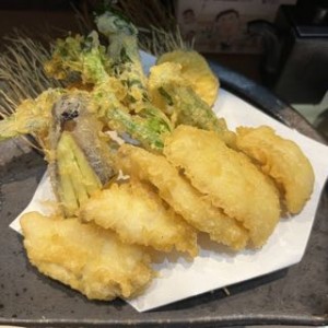 ヒラメと季節の野菜の天ぷら。ふわっふわでした！